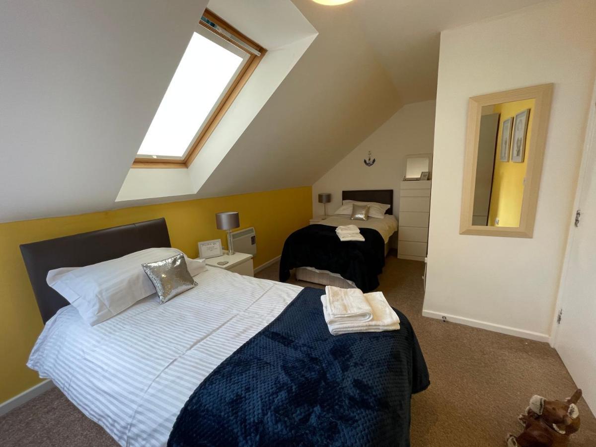 Harbour Heights - St Johns Apartment Whitby Bagian luar foto