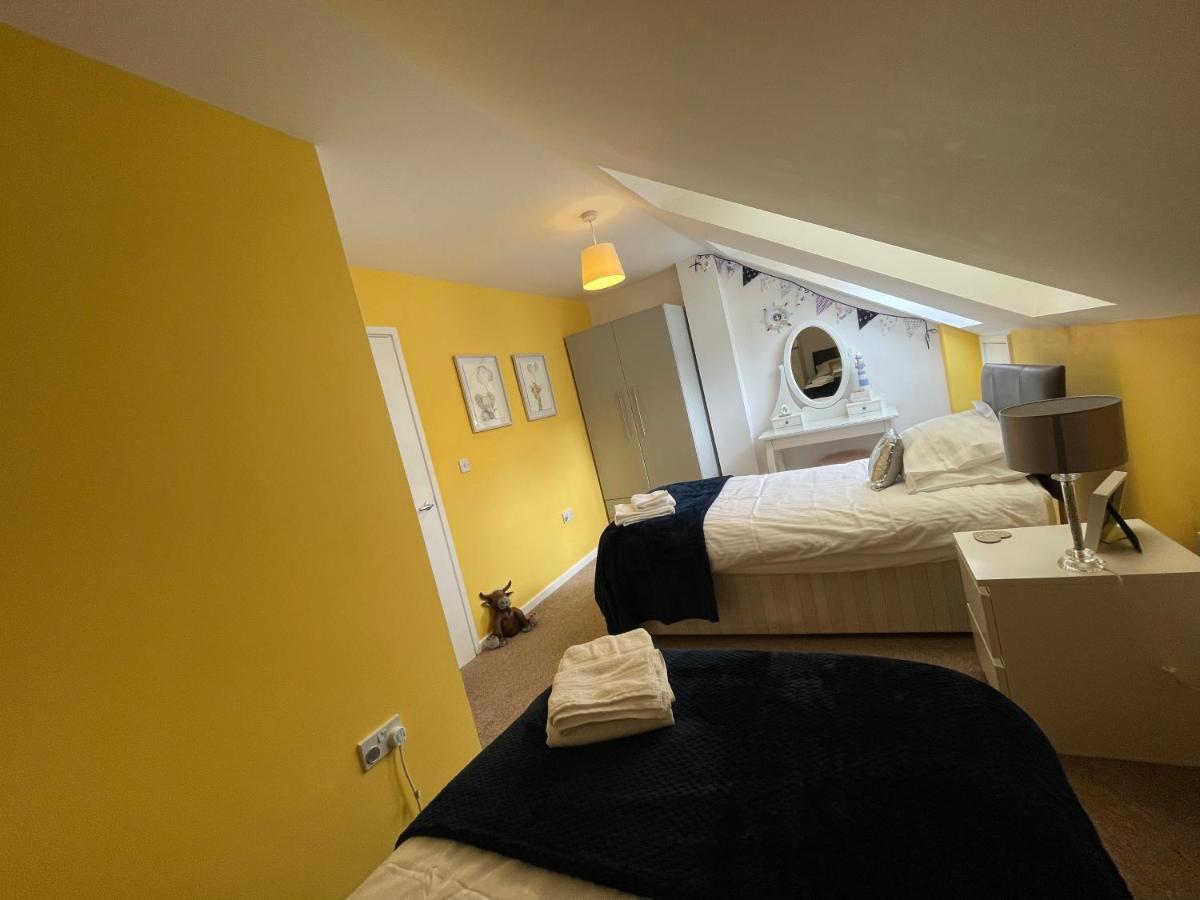 Harbour Heights - St Johns Apartment Whitby Bagian luar foto