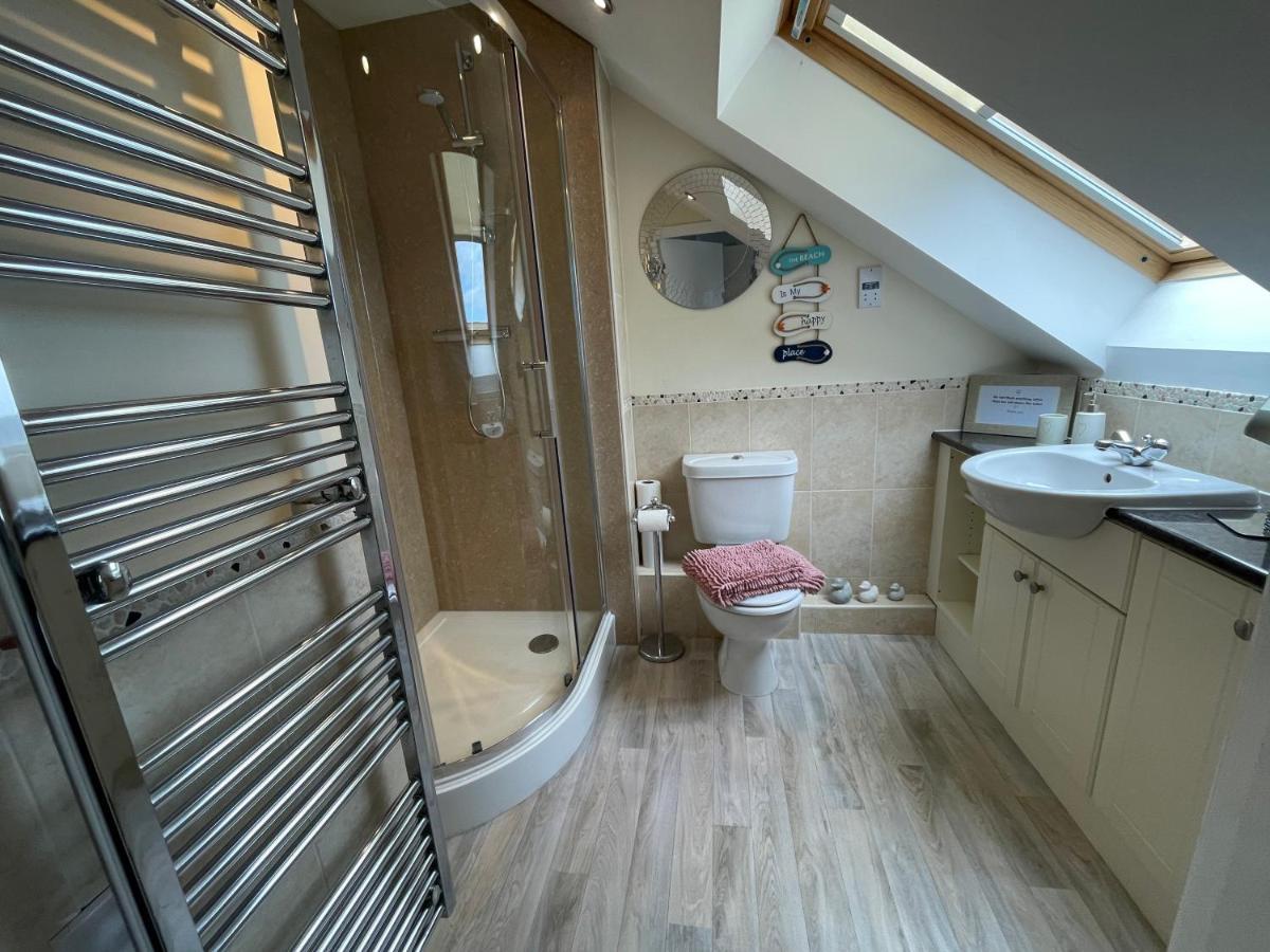 Harbour Heights - St Johns Apartment Whitby Bagian luar foto